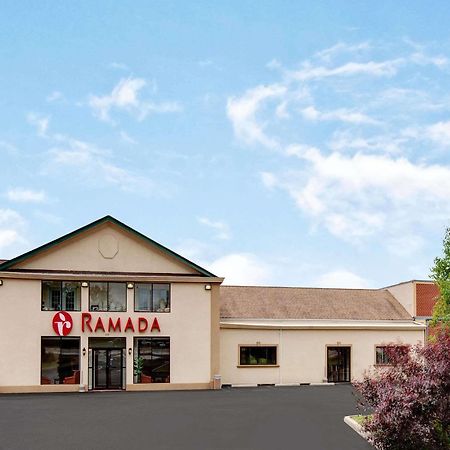 Hotel Ramada By Wyndham Flemington Zewnętrze zdjęcie