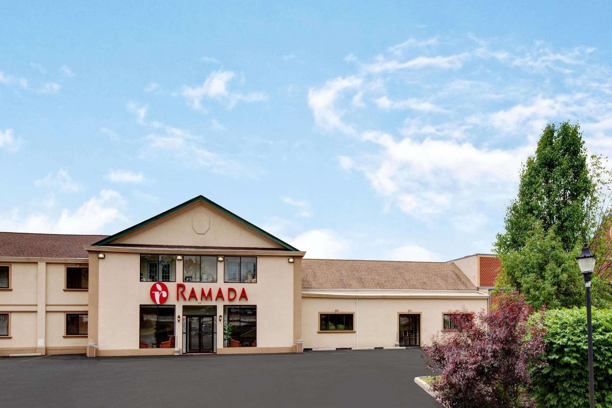 Hotel Ramada By Wyndham Flemington Zewnętrze zdjęcie